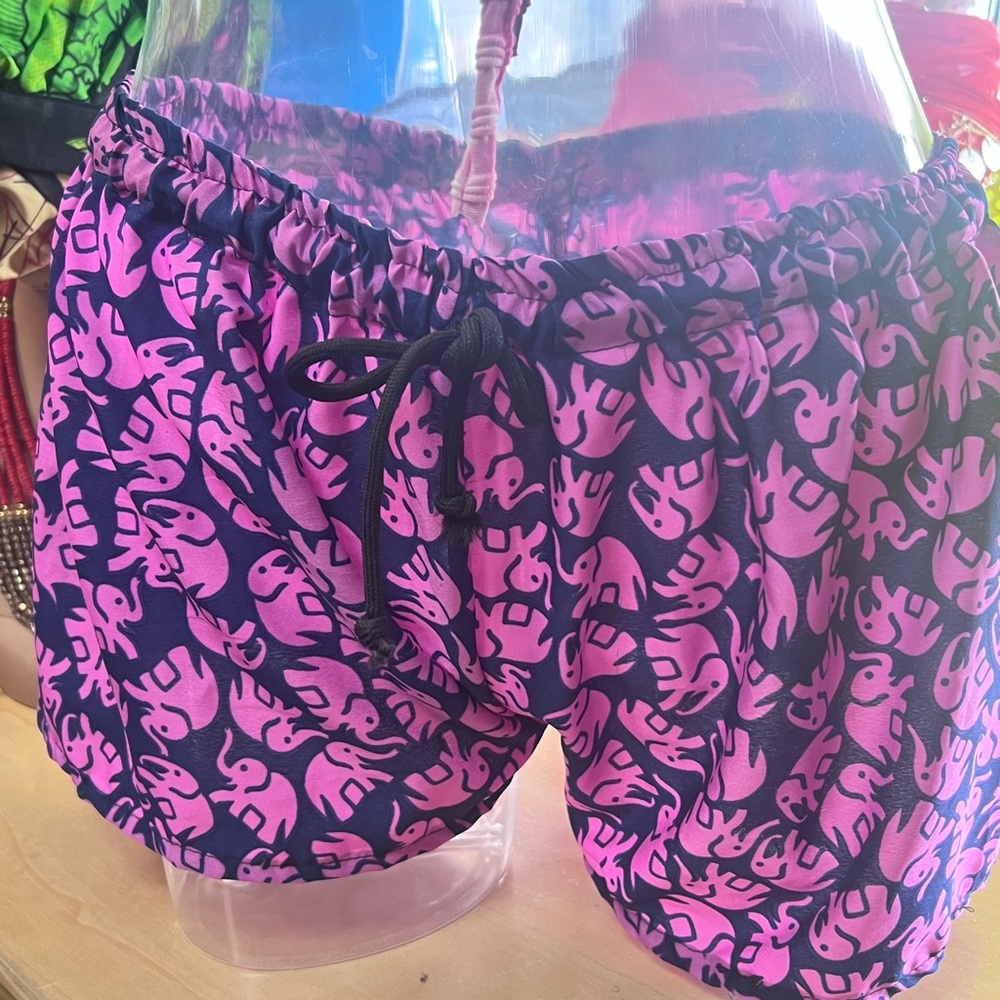 Pink Elephant Print Women's Shorts